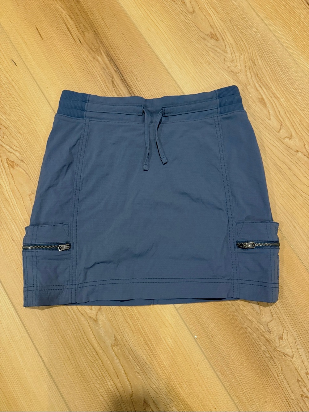 Athleta trekkie cargo skirt‎ in blue size 2